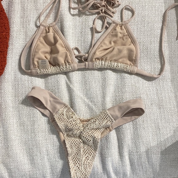 Bikini - Picture 4 of 4